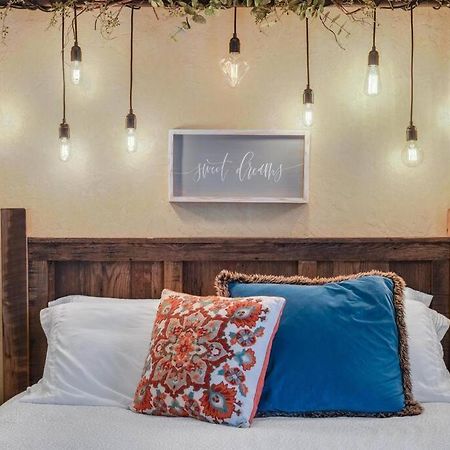 The Rustic Suite - Main Street Lodge In Берлин Екстериор снимка