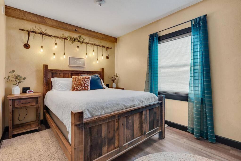 The Rustic Suite - Main Street Lodge In Берлин Екстериор снимка