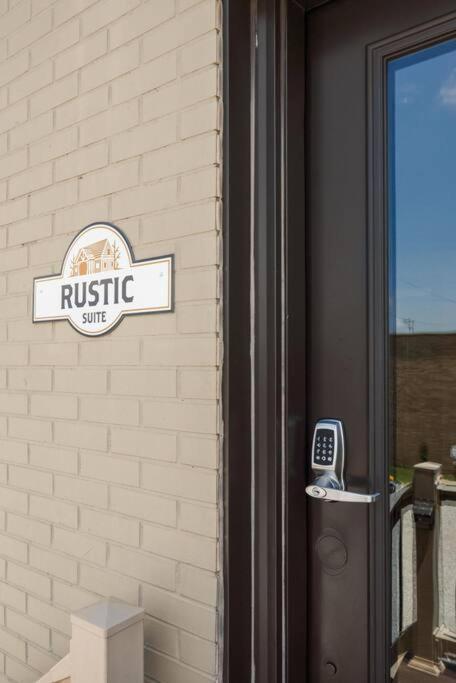 The Rustic Suite - Main Street Lodge In Берлин Екстериор снимка