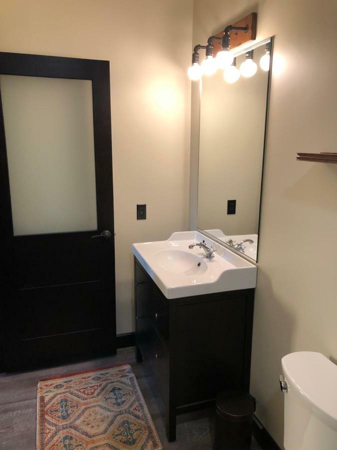 The Rustic Suite - Main Street Lodge In Берлин Екстериор снимка